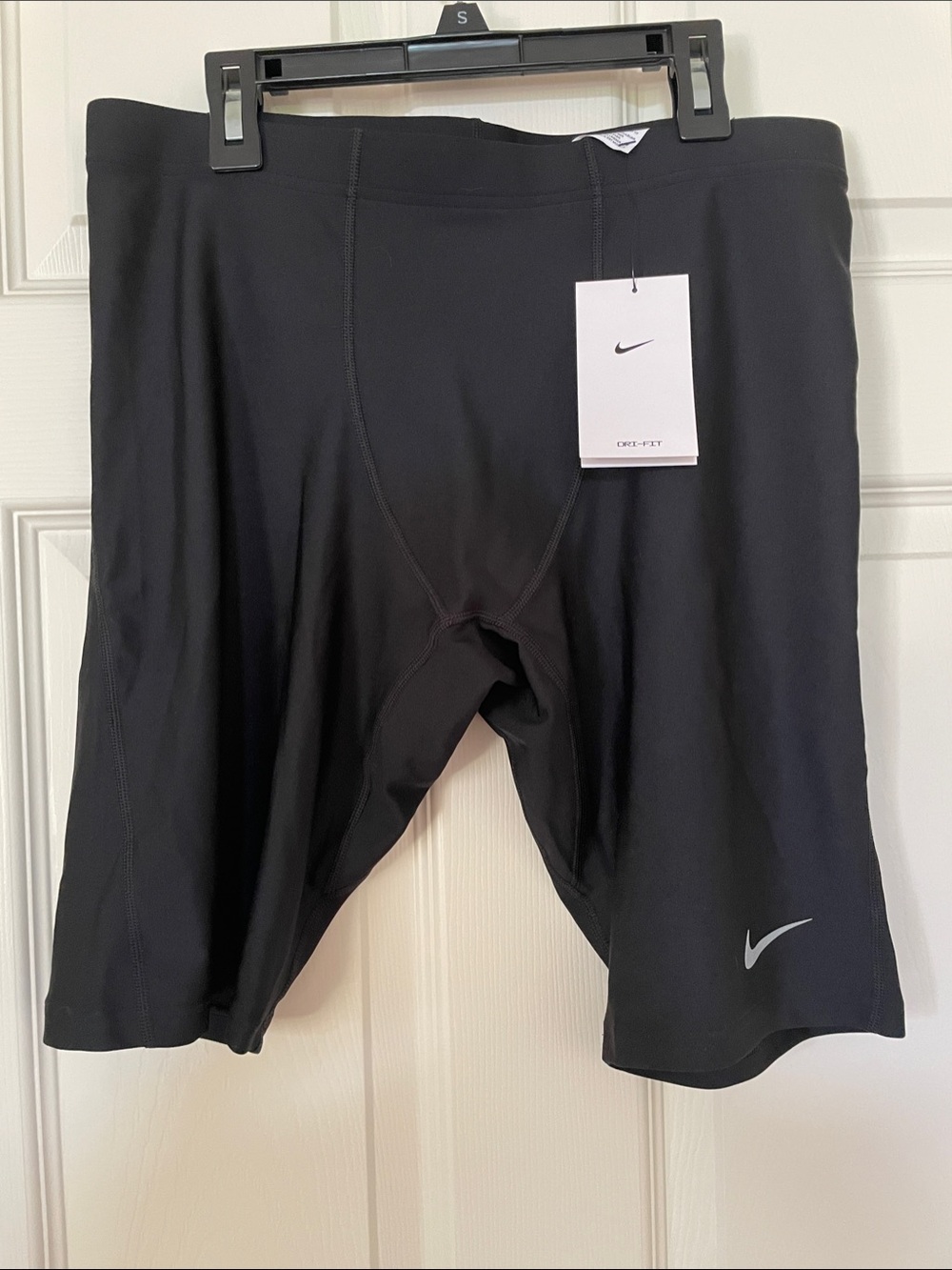 New, Nike Men’s Dri-fit Half Tight. Size Large